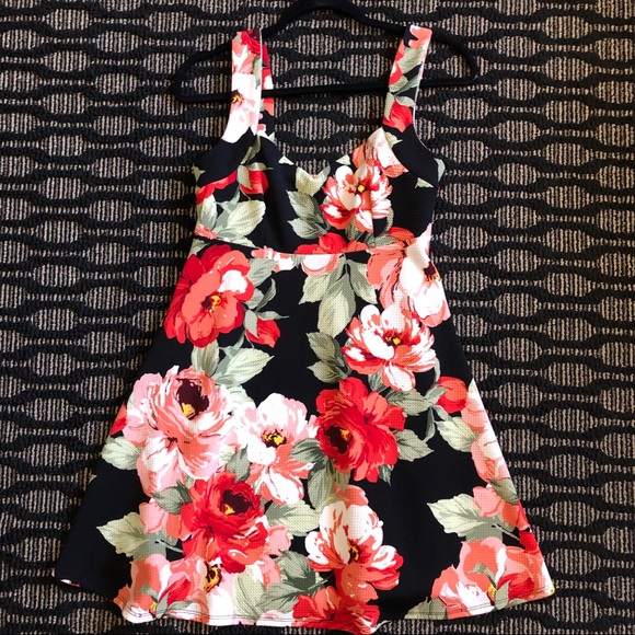 Dresses & Skirts - 3/$20 Floral Dress